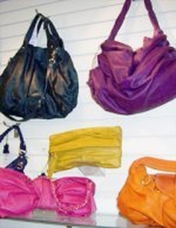 Sabina handbags have invaded Urban Outfitters - YOUNG HOLLYWOOD